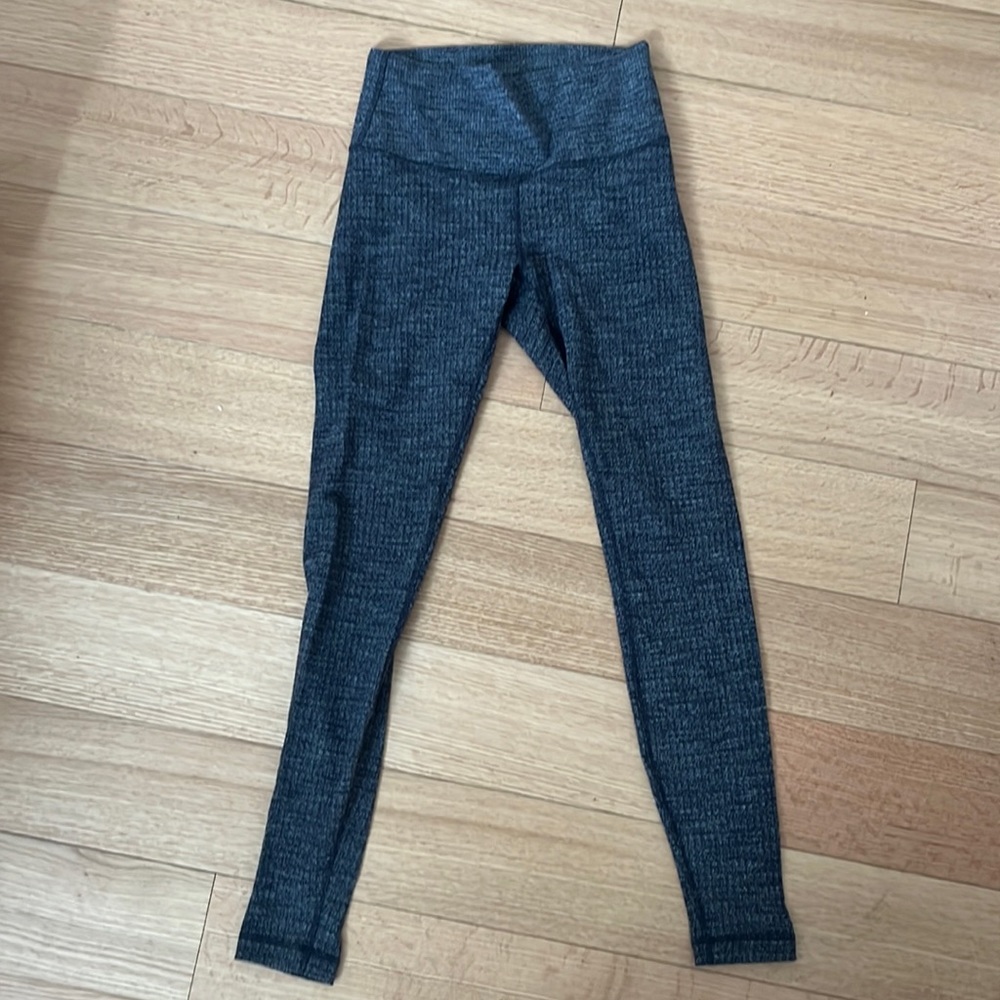 Lululemon leggings, thick grey, size 6, 28” inseam, great condition